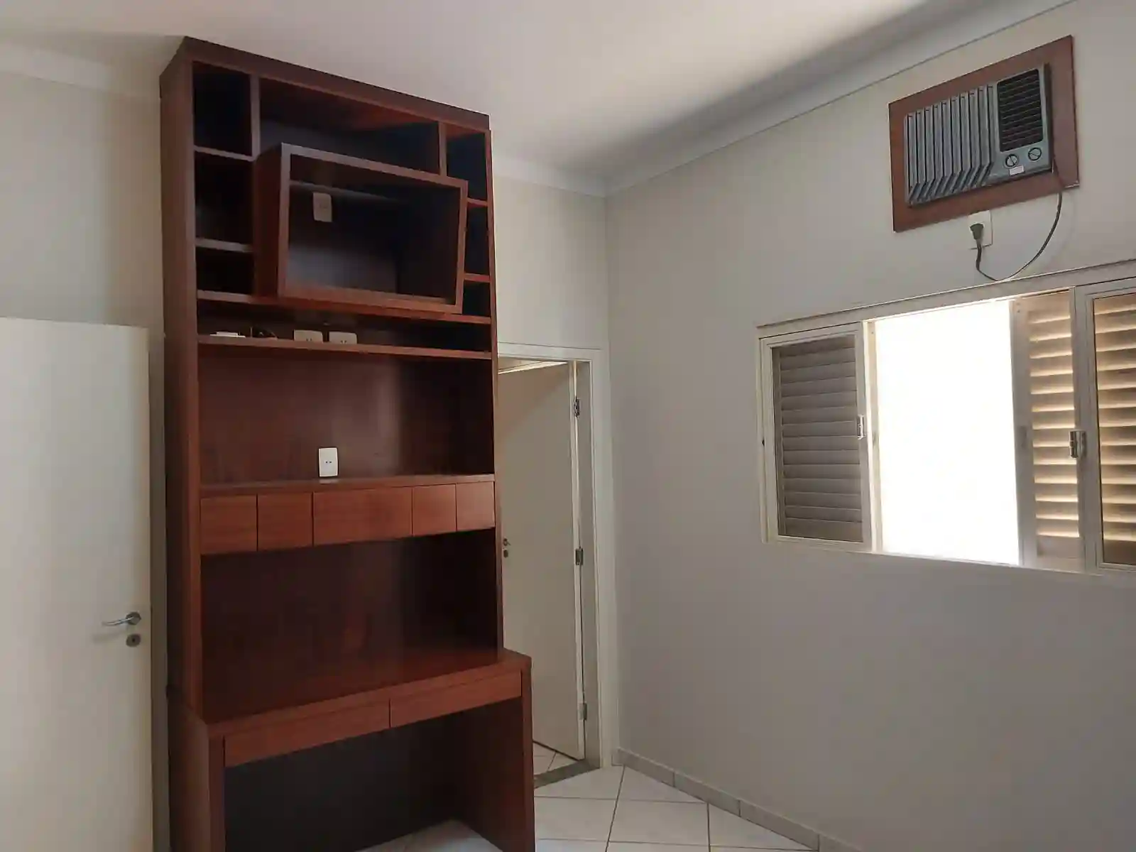 Casa de Condomínio com 3 quartos para aluguel, 250m² — foto 21 de 25
