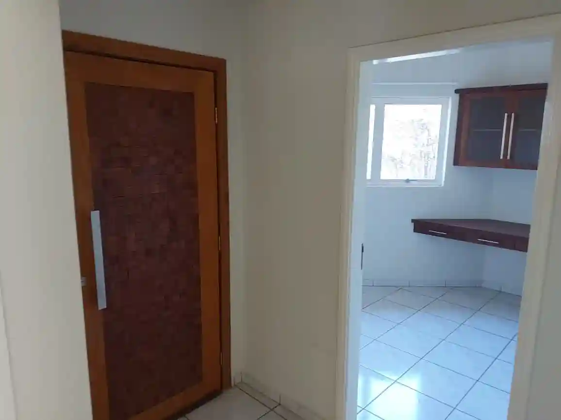Casa de Condomínio com 3 quartos para aluguel, 250m² — foto 25 de 25