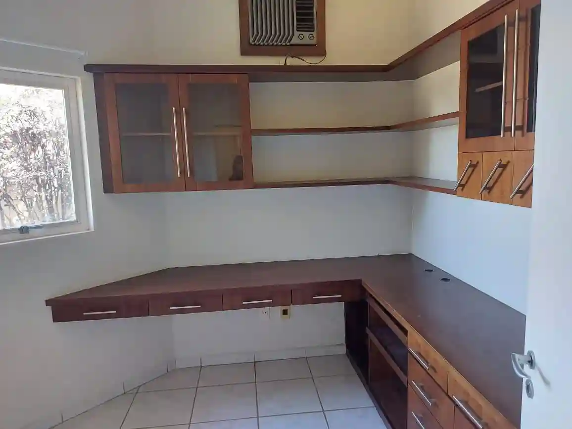 Casa de Condomínio com 3 quartos para aluguel, 250m² — foto 20 de 25