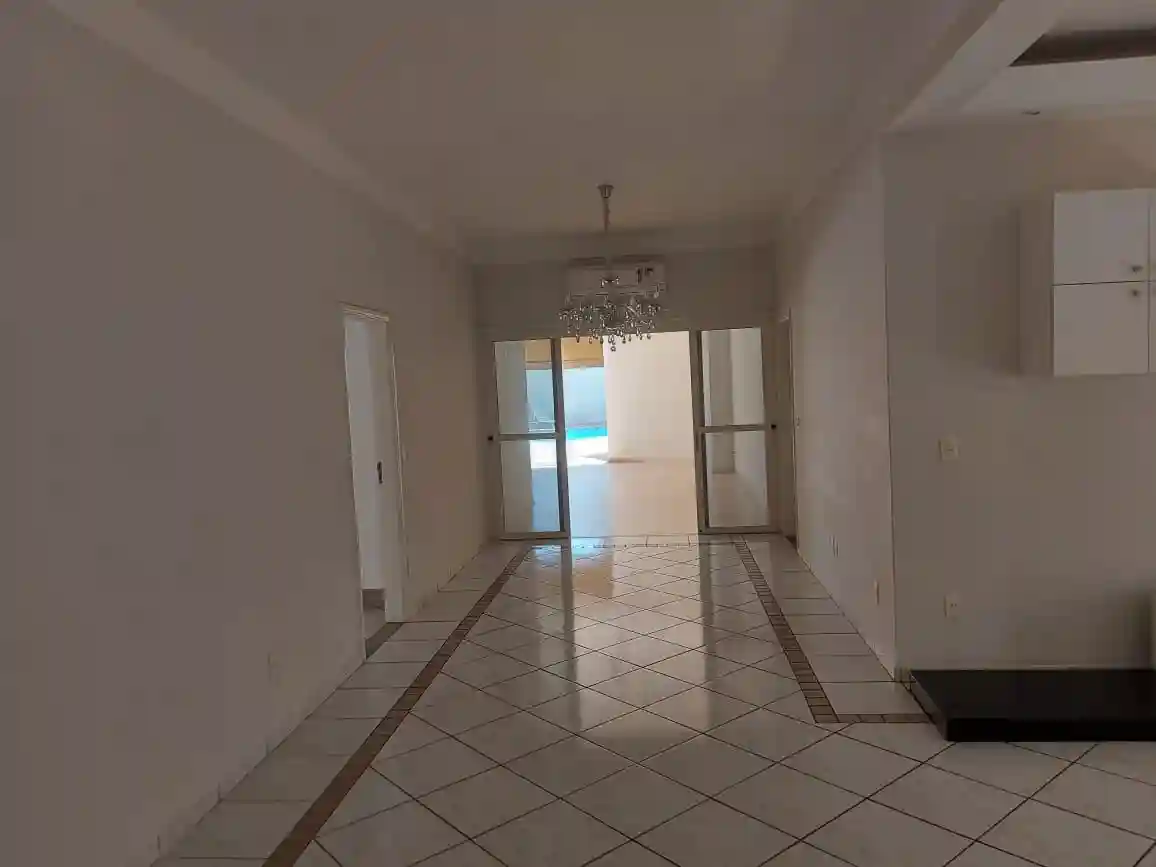Casa de Condomínio com 3 quartos para aluguel, 250m² — foto 12 de 25