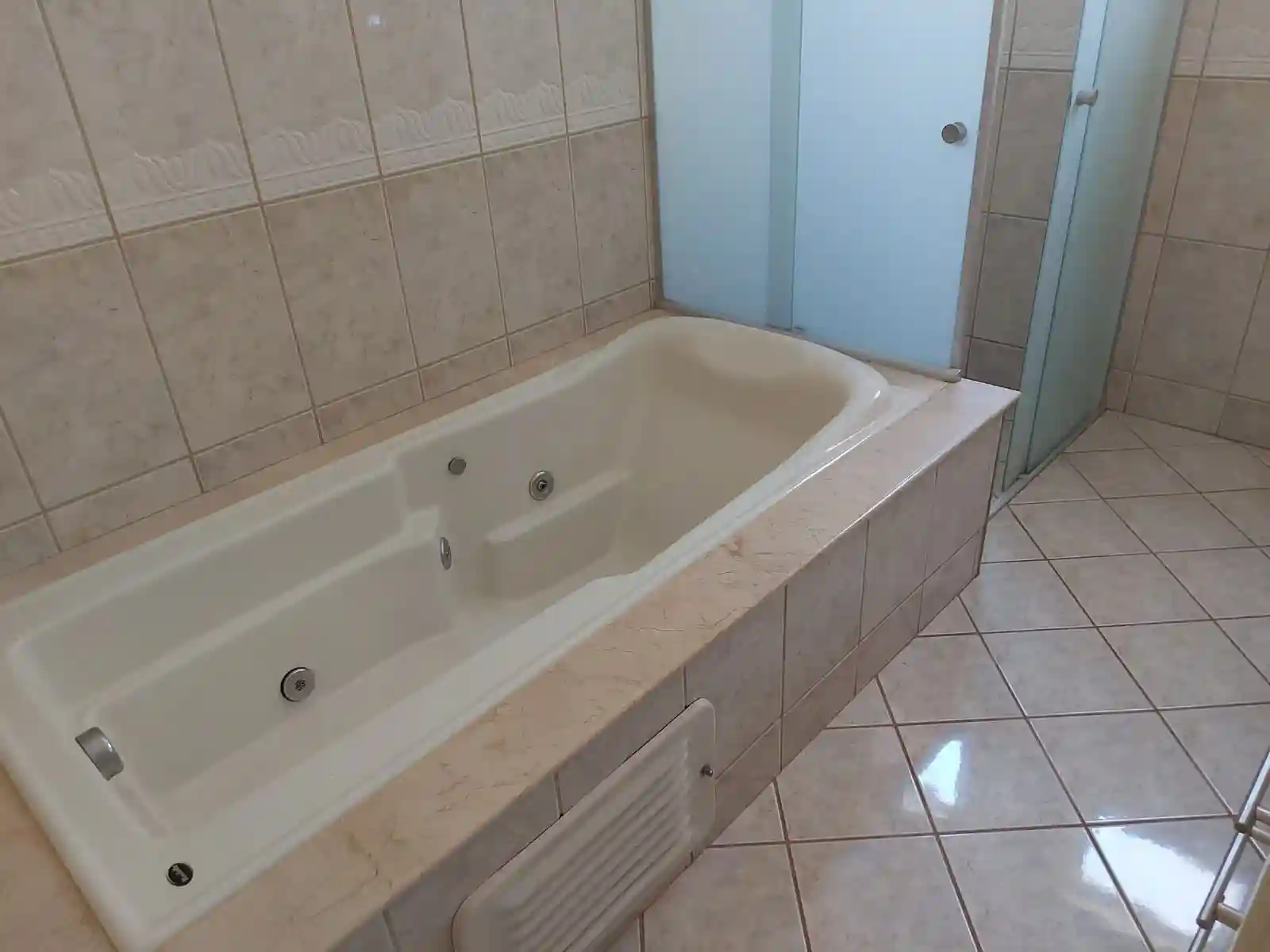 Casa de Condomínio com 3 quartos para aluguel, 250m² — foto 10 de 25