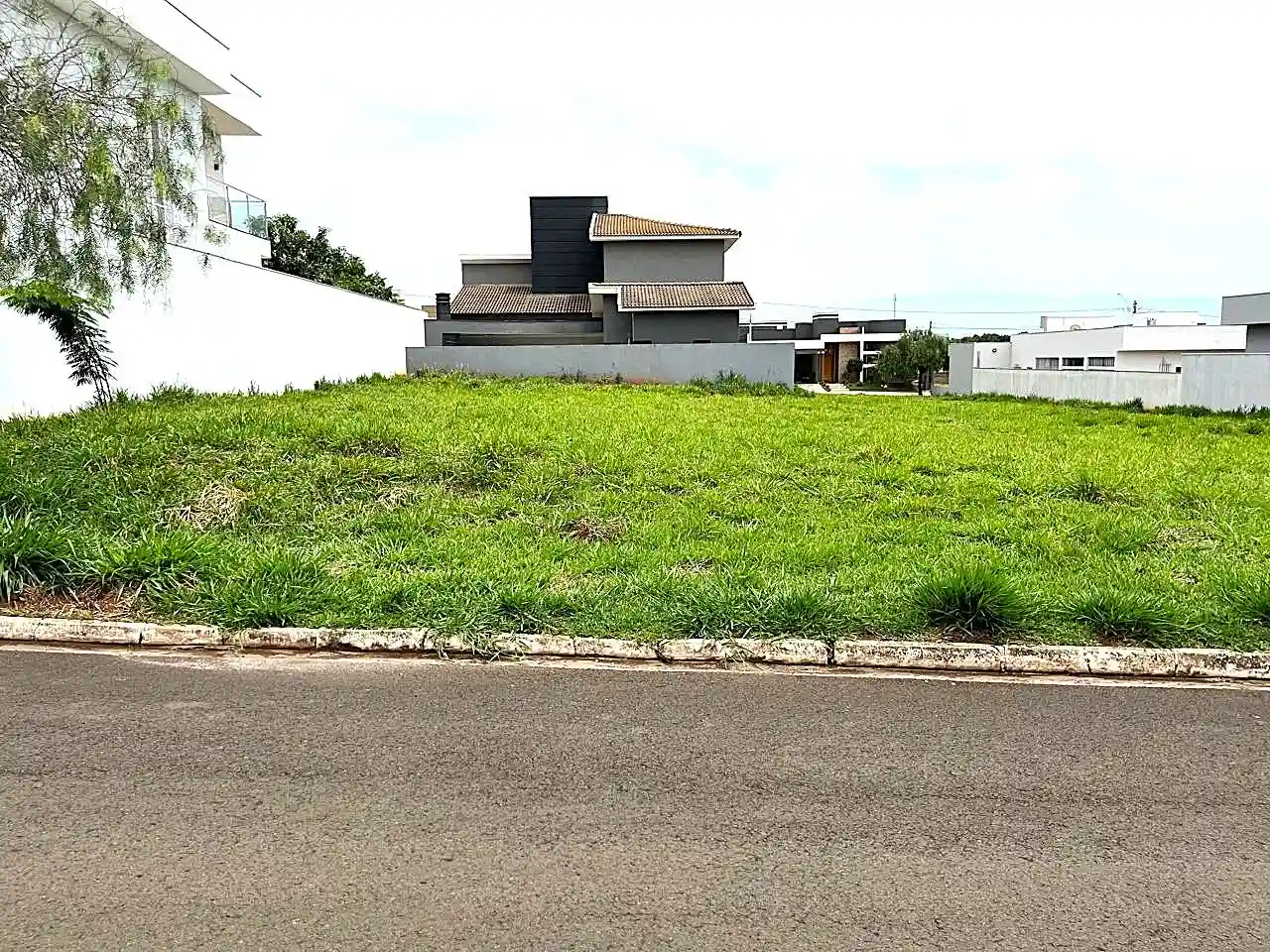 Terreno / Lote / Condomínio  à venda, 450m² — foto 5 de 11