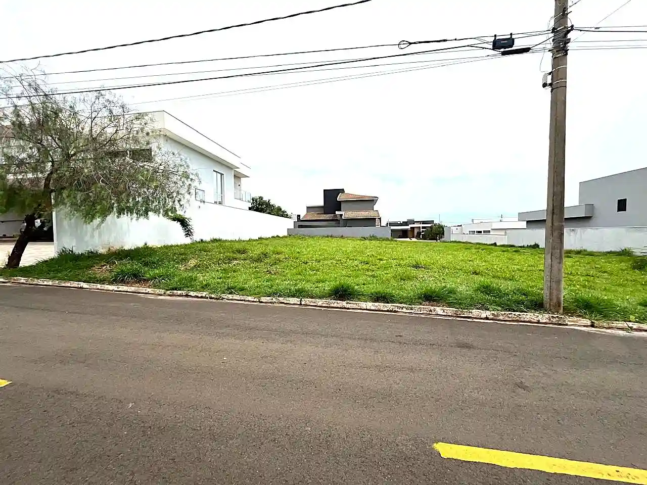 Terreno / Lote / Condomínio  à venda, 450m² — foto 4 de 11