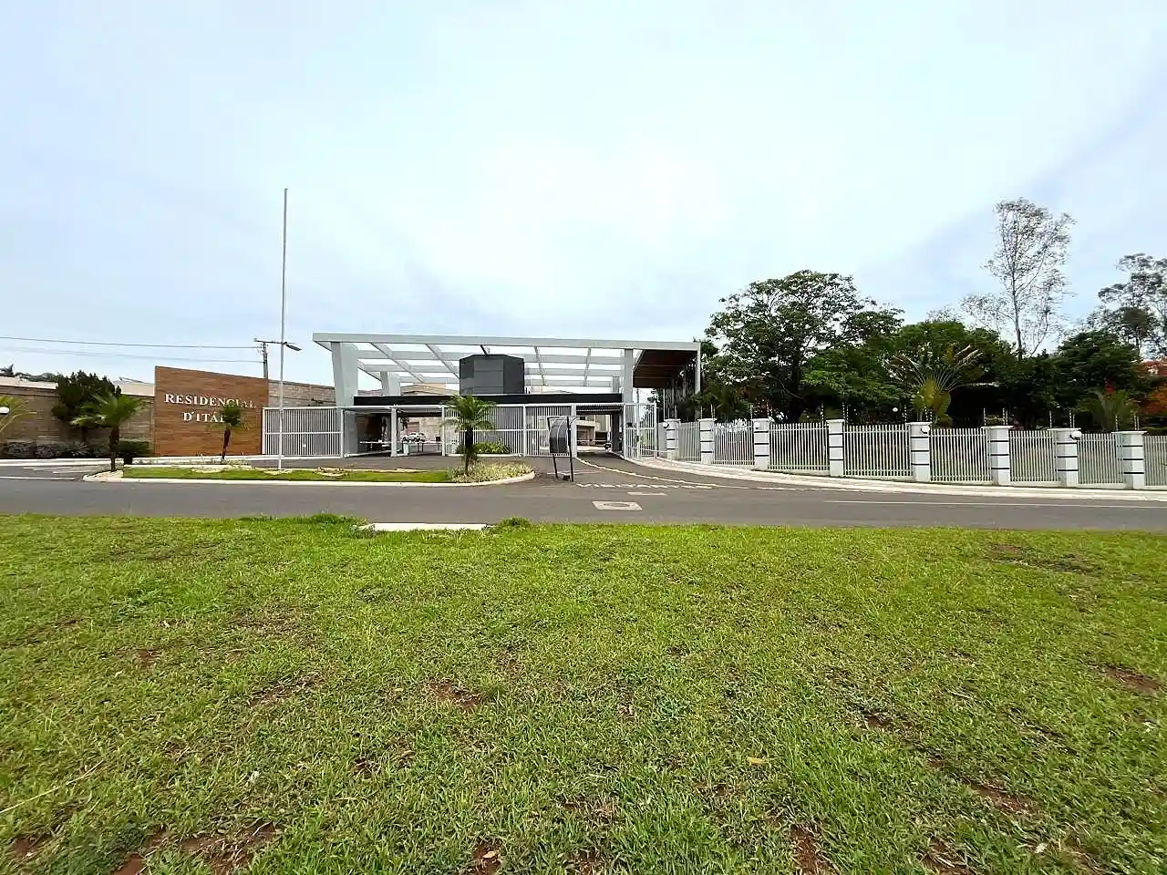 Terreno / Lote / Condomínio  à venda, 450m² — foto 9 de 11