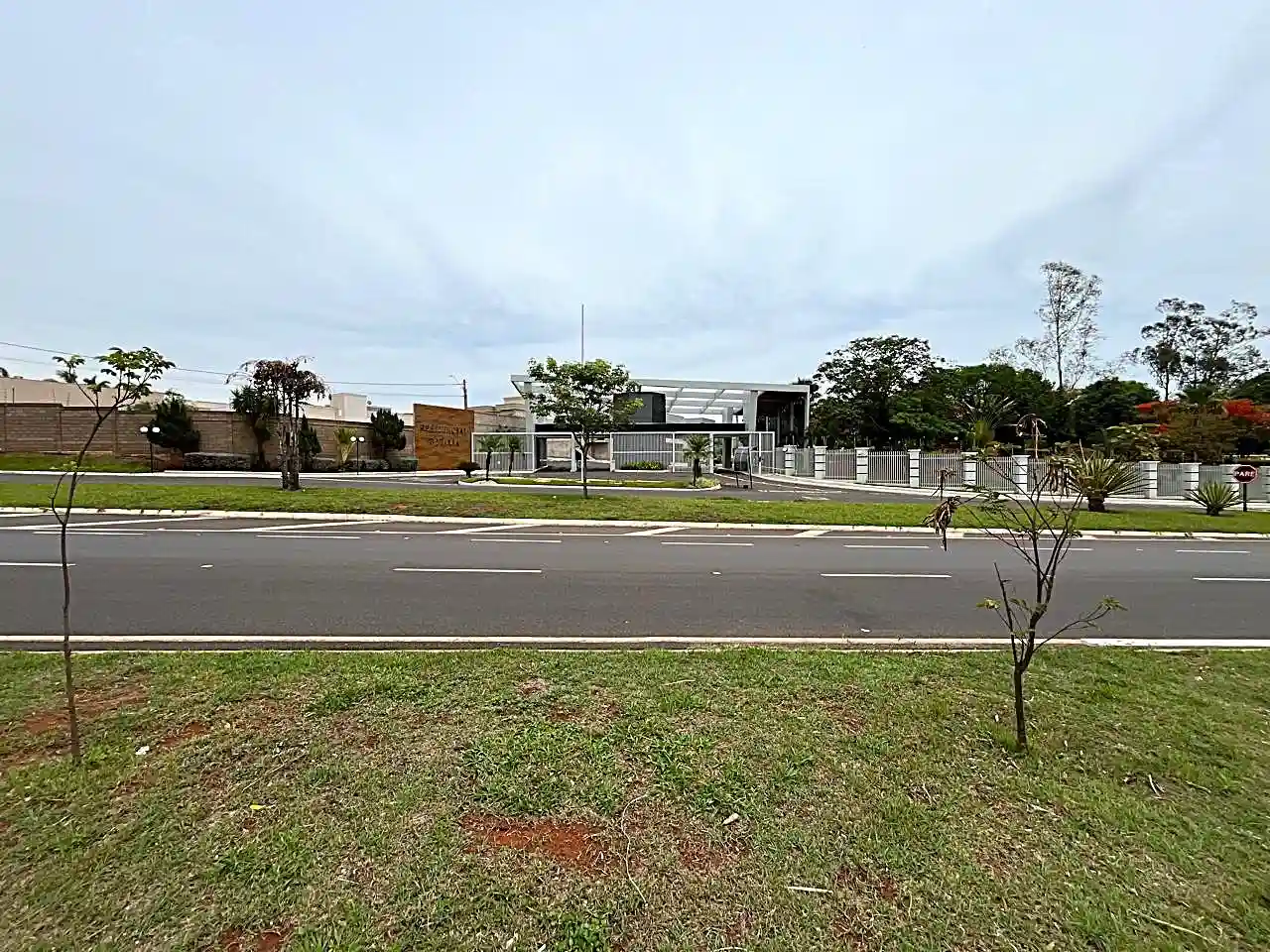 Terreno / Lote / Condomínio  à venda, 450m² — foto 2 de 11