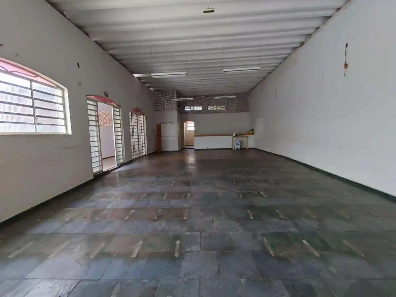 Loja / Salão / Ponto Comercial  à venda, 194m² — foto 1 de 12
