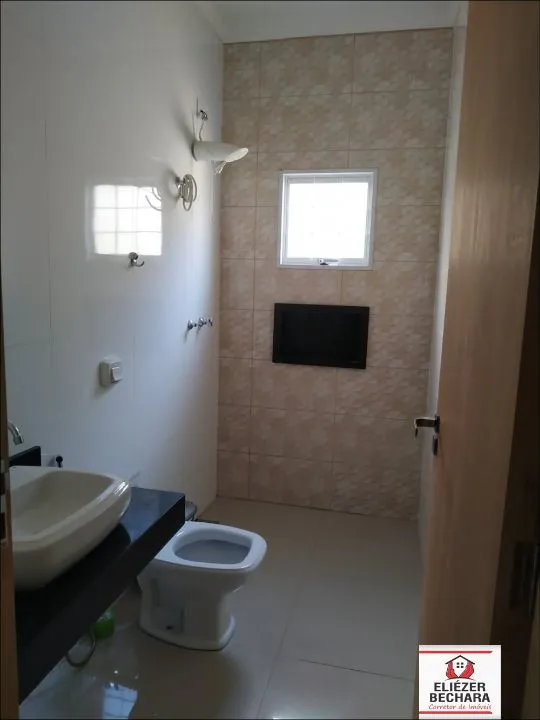 Casa à venda — foto 3 de 9