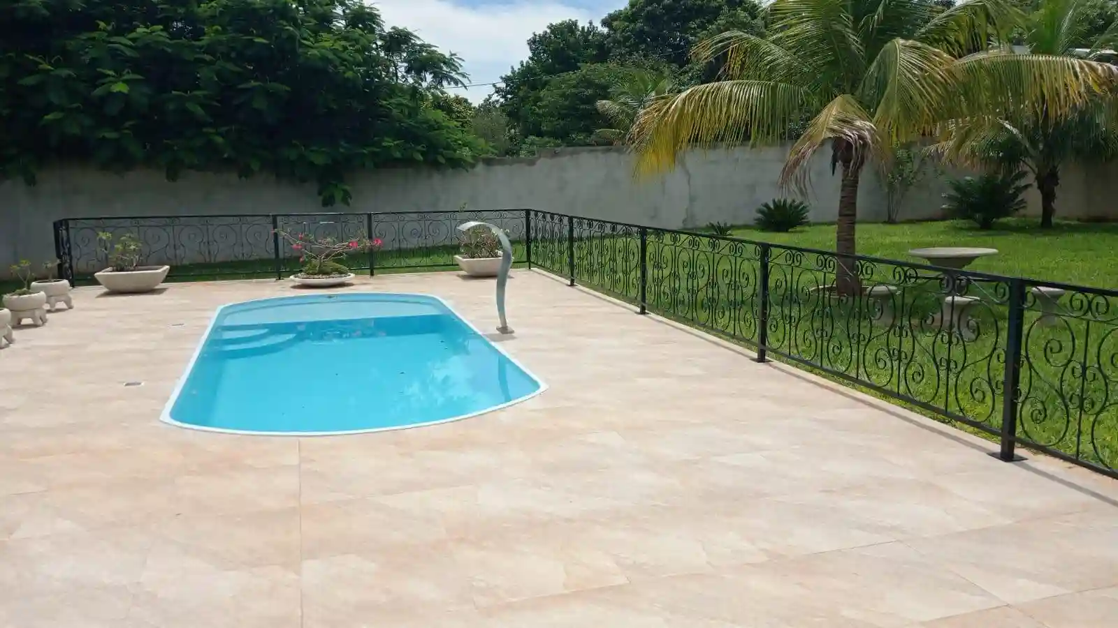 Fazenda / Sítio / Chácara com 3 quartos à venda, 2000m² — foto 2 de 16
