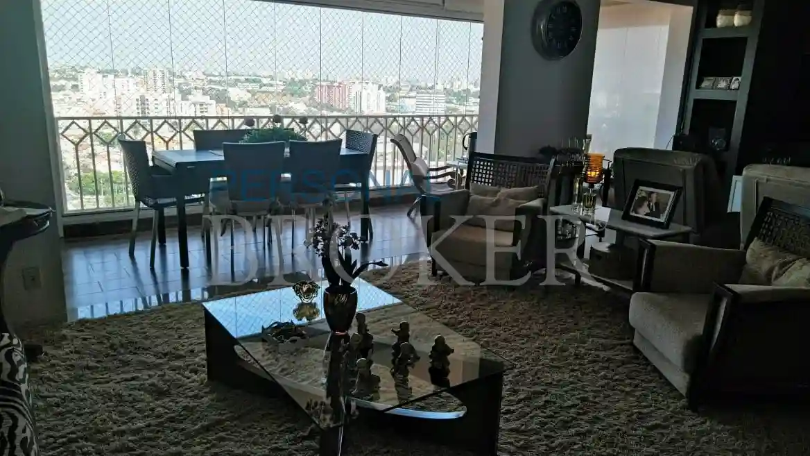 Apartamento com 3 quartos à venda, 136m² — foto 1 de 11