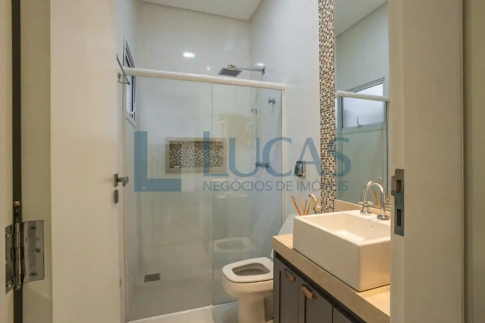 Casa de Condomínio com 3 quartos à venda, 220m² — foto 16 de 17