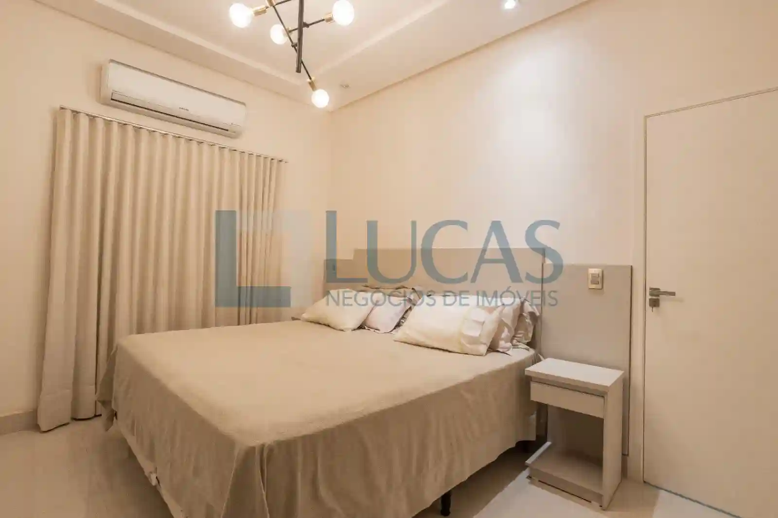 Casa de Condomínio com 3 quartos à venda, 220m² — foto 17 de 17