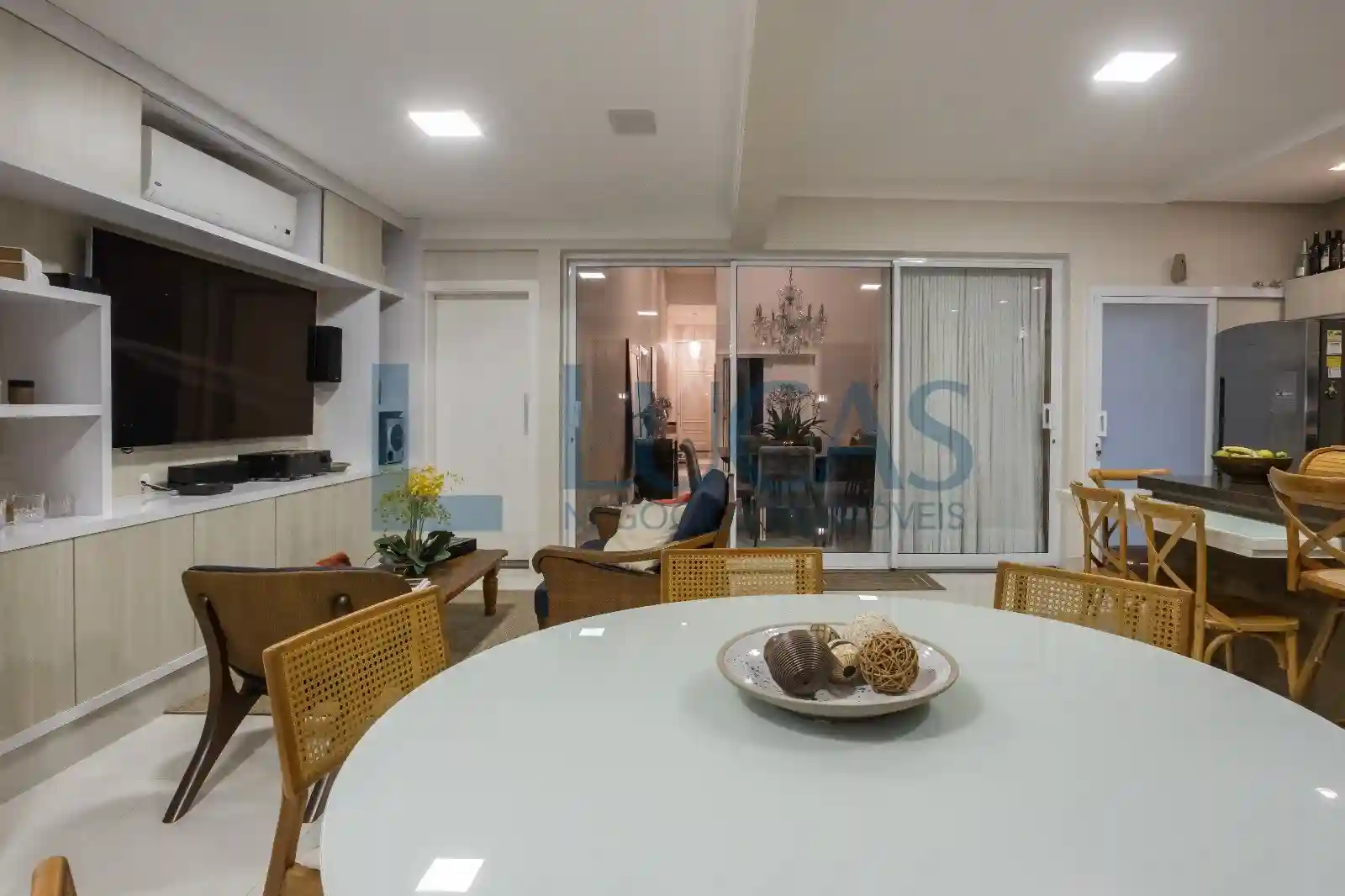 Casa de Condomínio com 3 quartos à venda, 220m² — foto 12 de 17