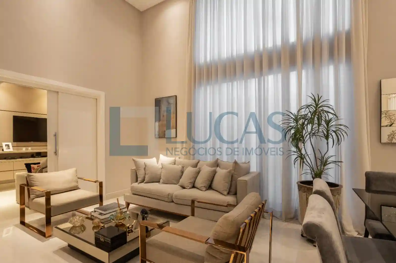 Casa de Condomínio com 3 quartos à venda, 220m² — foto 5 de 17