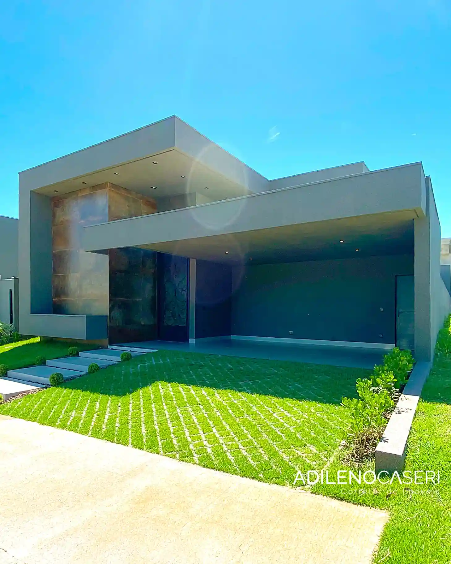 Casa de Condomínio com 3 quartos à venda, 379m² — foto 2 de 11
