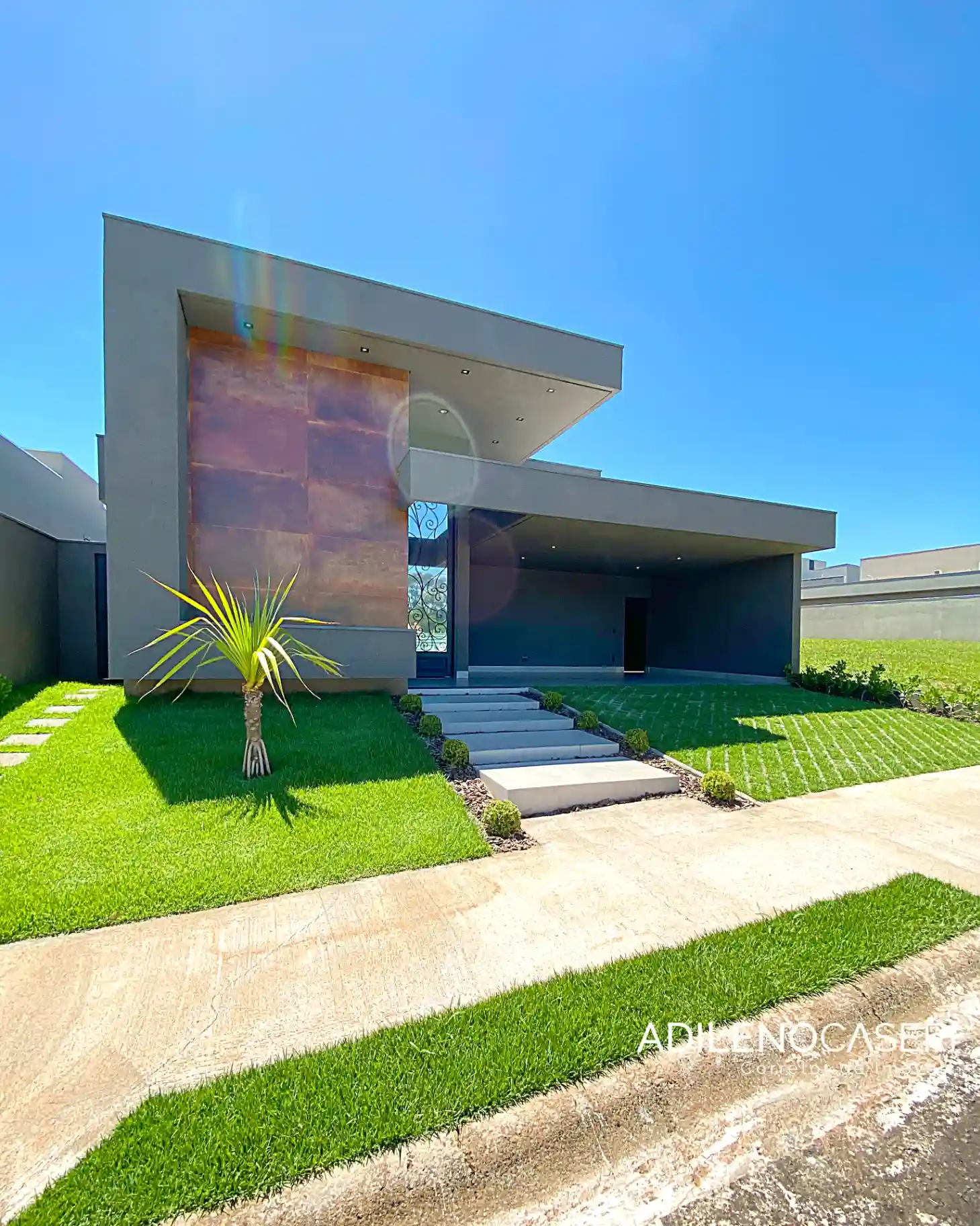 Casa de Condomínio com 3 quartos à venda, 379m² — foto 1 de 11