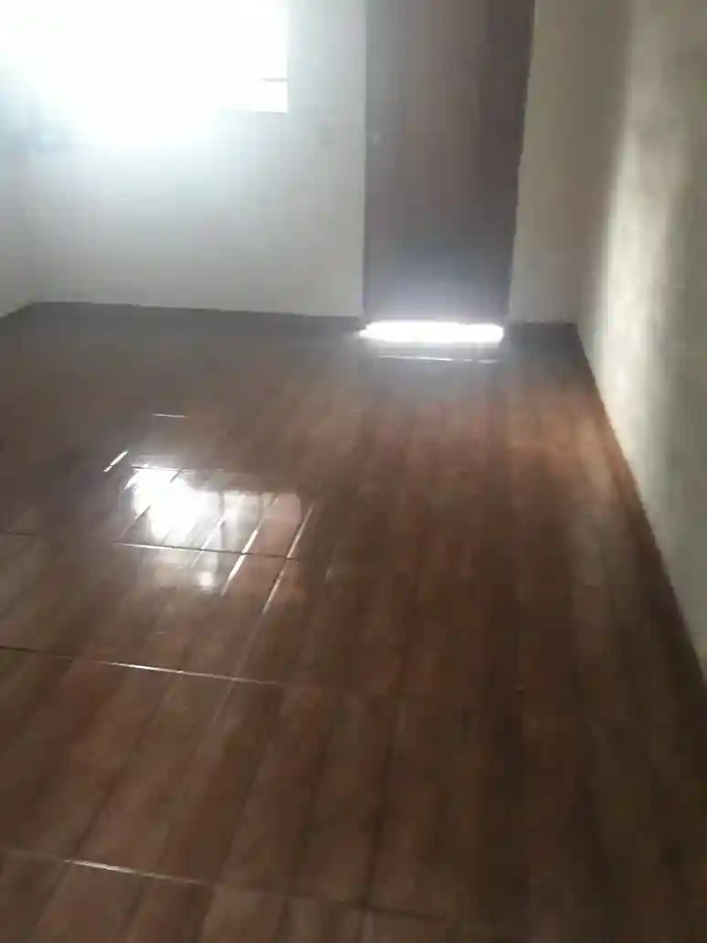 Casa com 2 quartos à venda, 360m² — foto 2 de 6