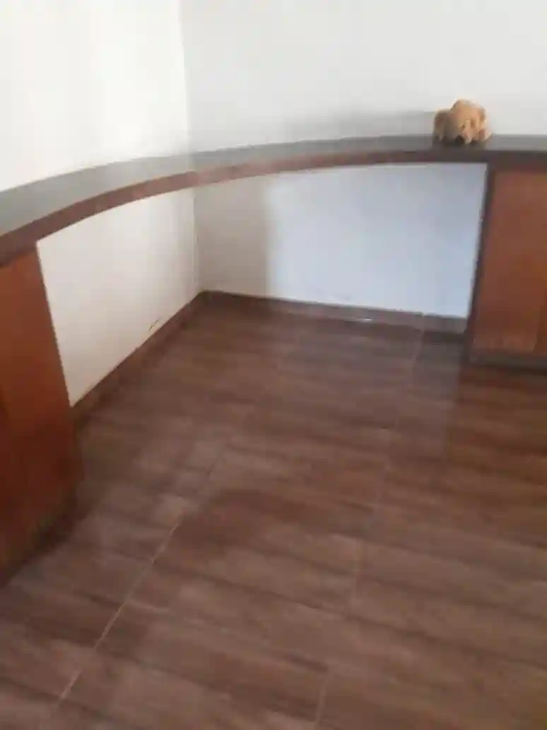 Casa com 2 quartos à venda, 360m² — foto 1 de 6