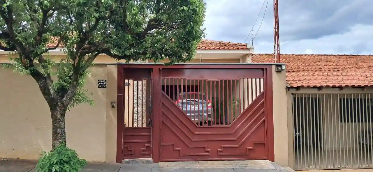 Casa com 3 quartos à venda, 203m² — foto 1 de 26