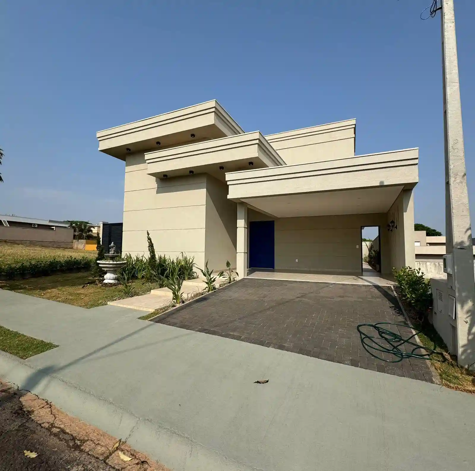 Casa de Condomínio com 3 quartos à venda, 223m² — foto 1 de 19