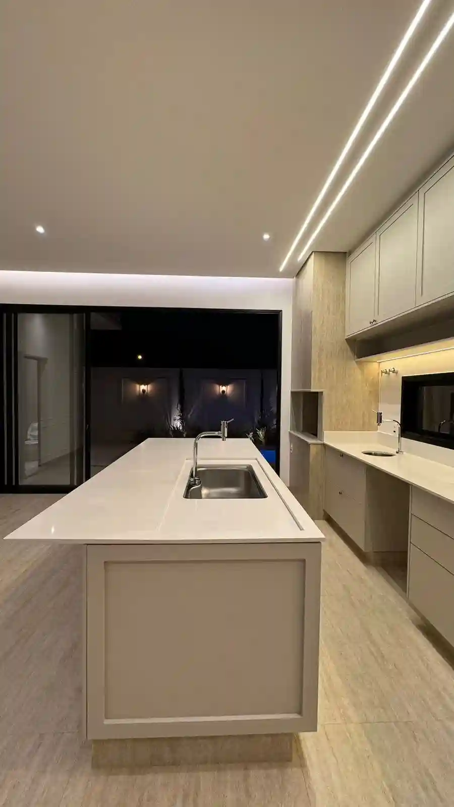 Casa de Condomínio com 3 quartos à venda, 223m² — foto 8 de 19