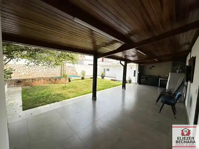Casa com 5 quartos à venda, 400m² — foto 16 de 33