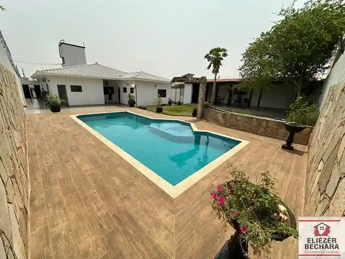 Casa com 5 quartos à venda, 400m² — foto 2 de 33