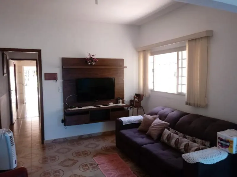 Casa à venda — foto 2 de 18