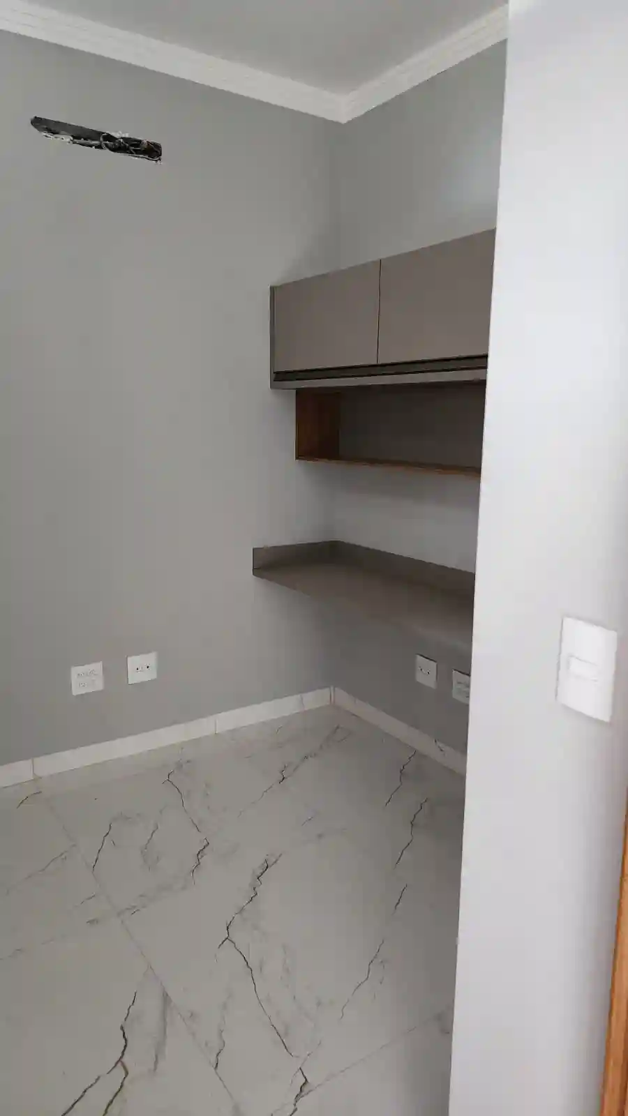 Casa de Condomínio com 3 quartos à venda, 219m² — foto 3 de 27