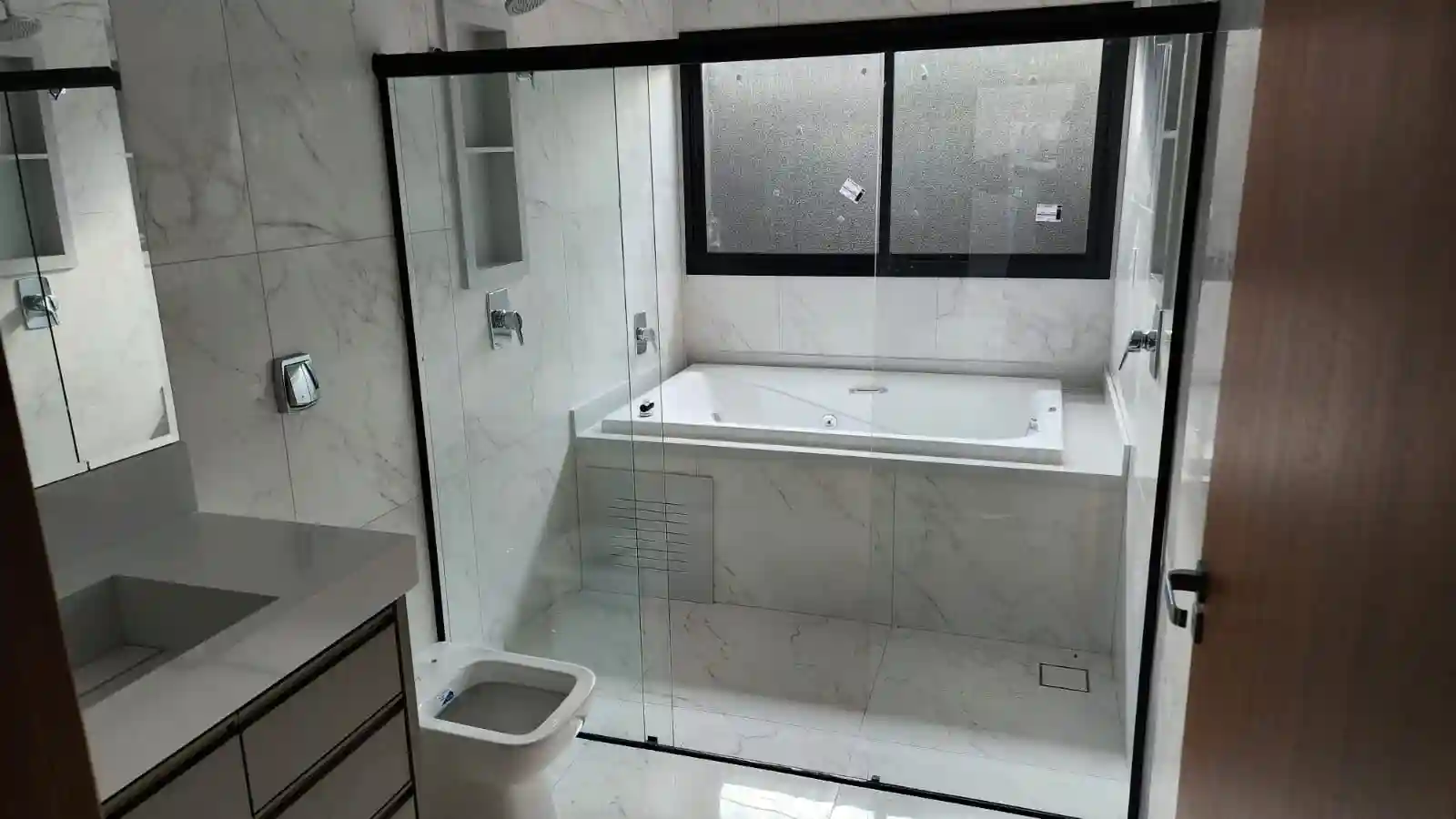 Casa de Condomínio com 3 quartos à venda, 219m² — foto 13 de 27