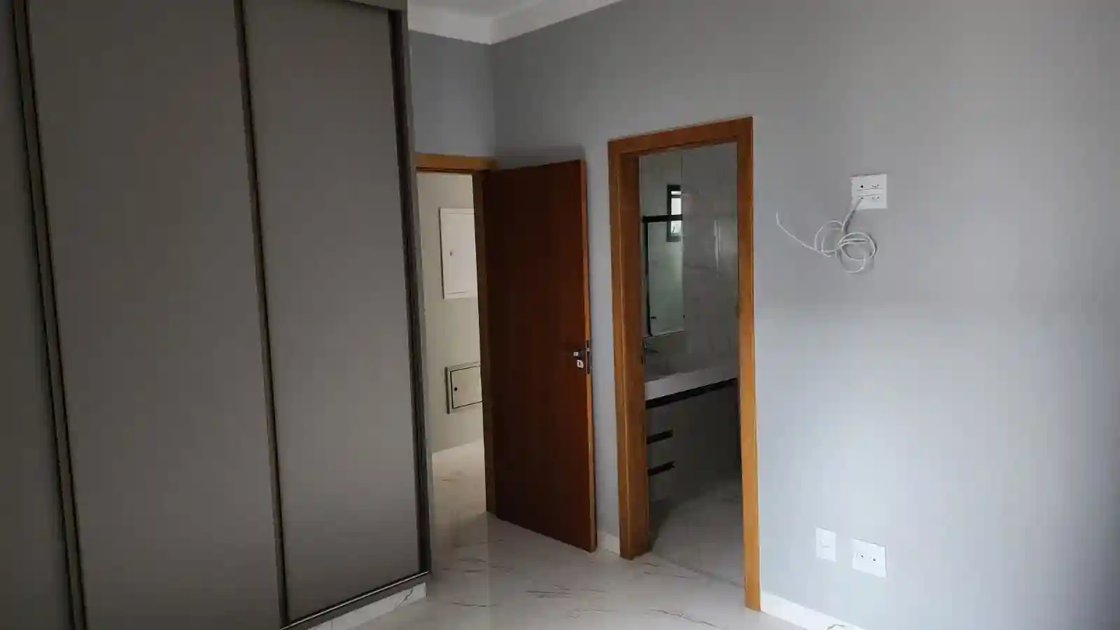 Casa de Condomínio com 3 quartos à venda, 219m² — foto 17 de 27