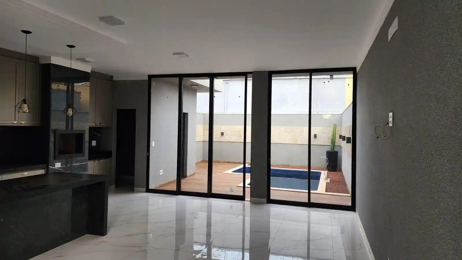 Casa de Condomínio com 3 quartos à venda, 219m² — foto 8 de 27