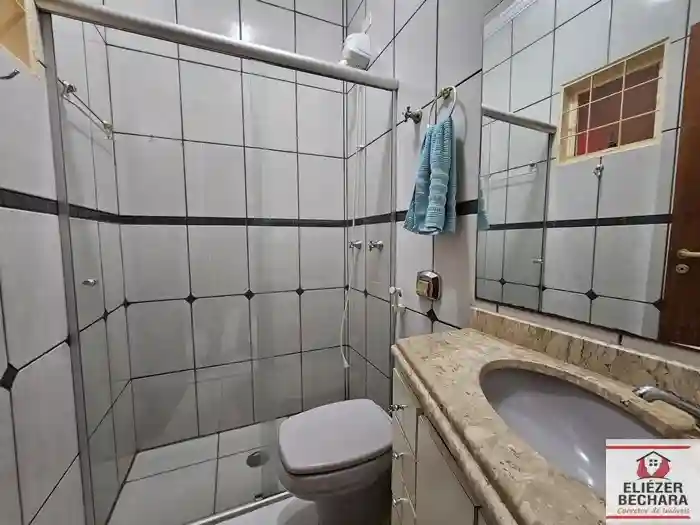 Casa com 2 quartos à venda, 217m² — foto 2 de 16