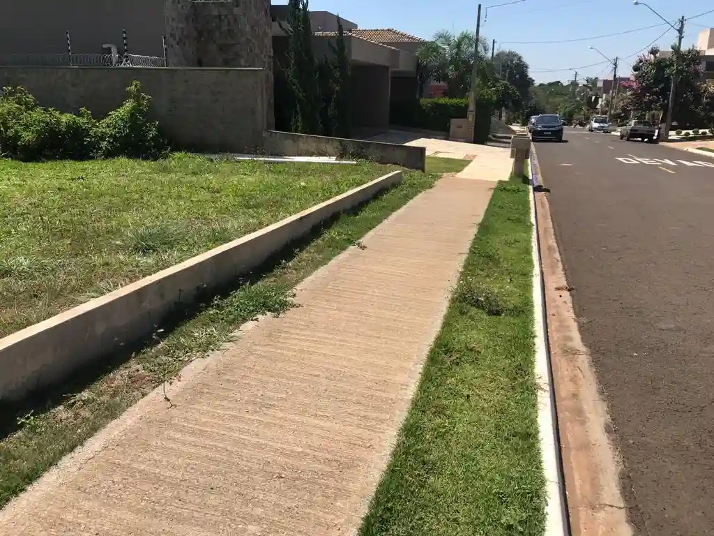 Terreno / Lote / Condomínio  à venda, 420m² — foto 1 de 3