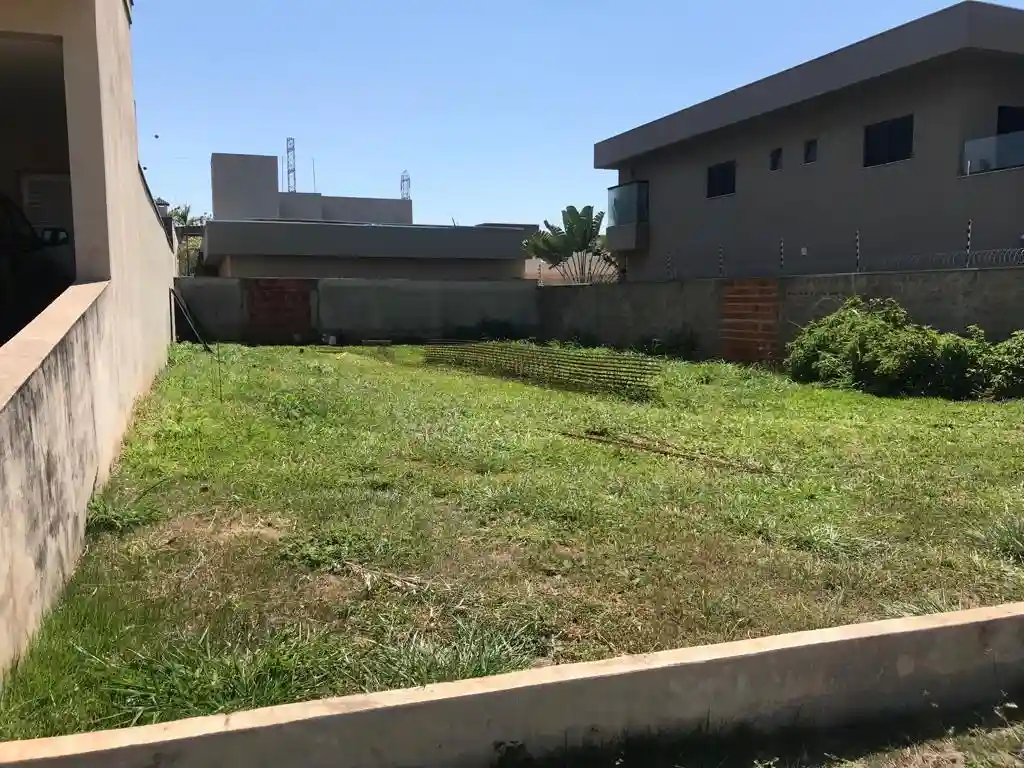 Terreno / Lote / Condomínio  à venda, 420m² — foto 3 de 3