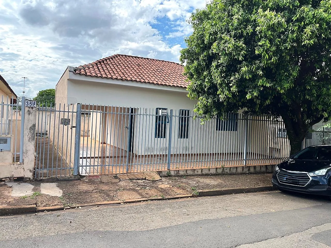 Casa com 2 quartos para aluguel, 70m² — foto 1 de 16