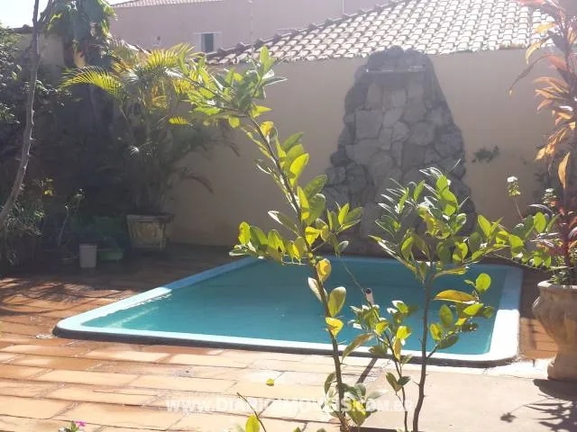 Casa à venda — foto 2 de 4