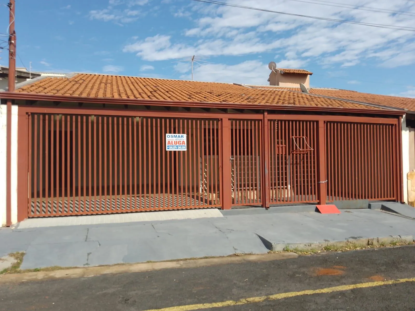 Casa com 3 quartos para aluguel, 150m² — foto 1 de 23