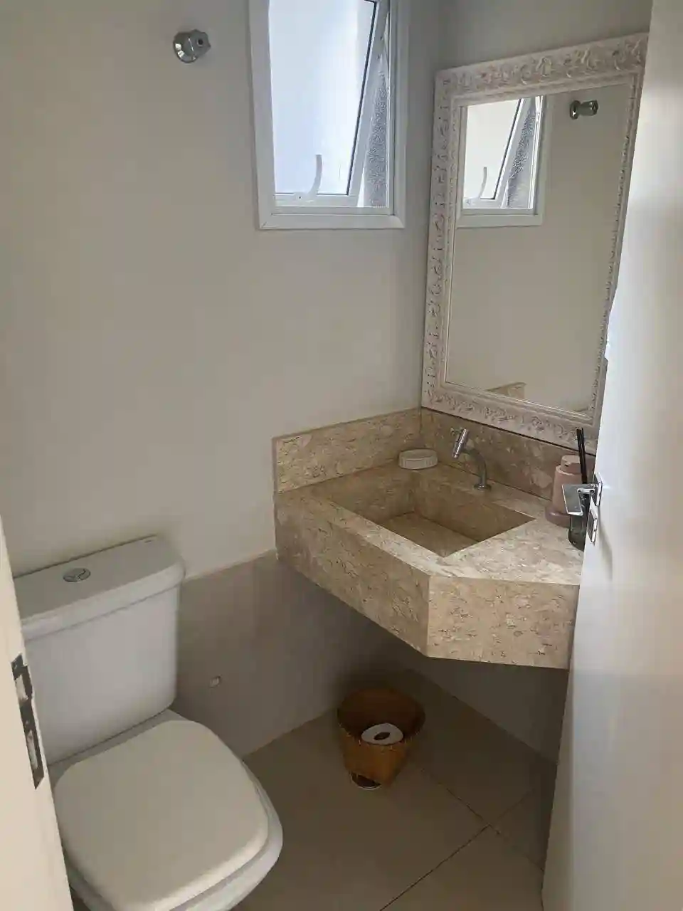 Casa de Condomínio com 3 quartos à venda, 220m² — foto 4 de 17