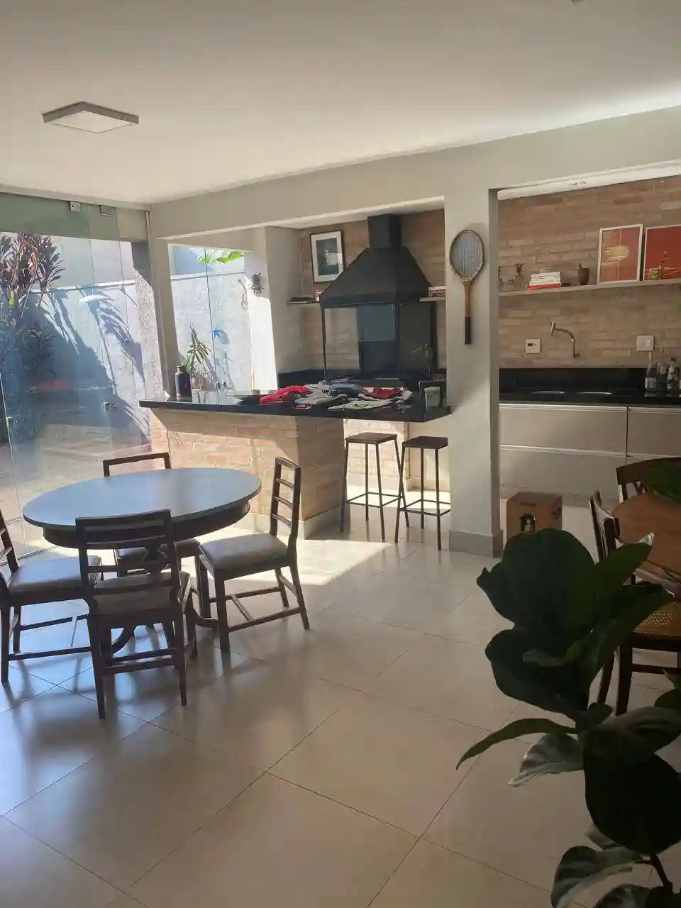 Casa de Condomínio com 3 quartos à venda, 220m² — foto 3 de 17