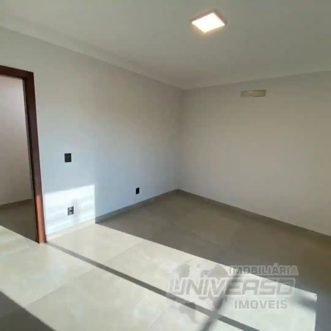 Casa com 3 quartos à venda, 237m² — foto 18 de 31