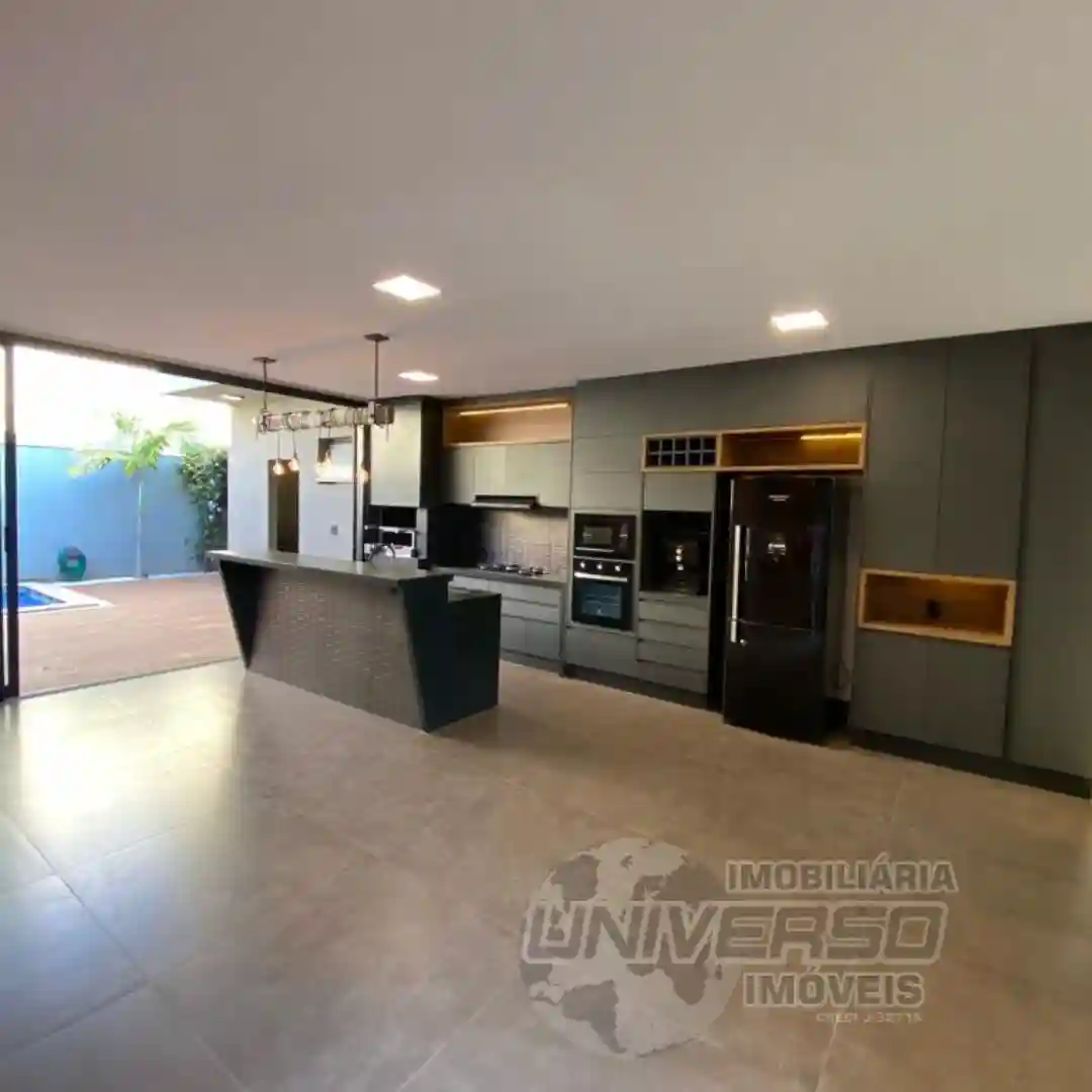 Casa com 3 quartos à venda, 237m² — foto 1 de 31