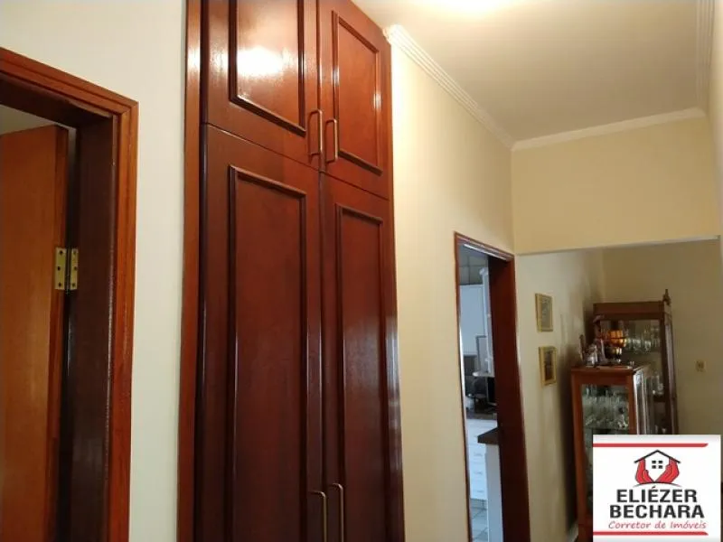 Casa à venda — foto 1 de 8
