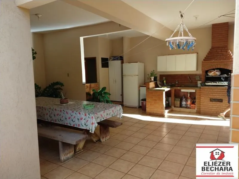Casa à venda — foto 3 de 8