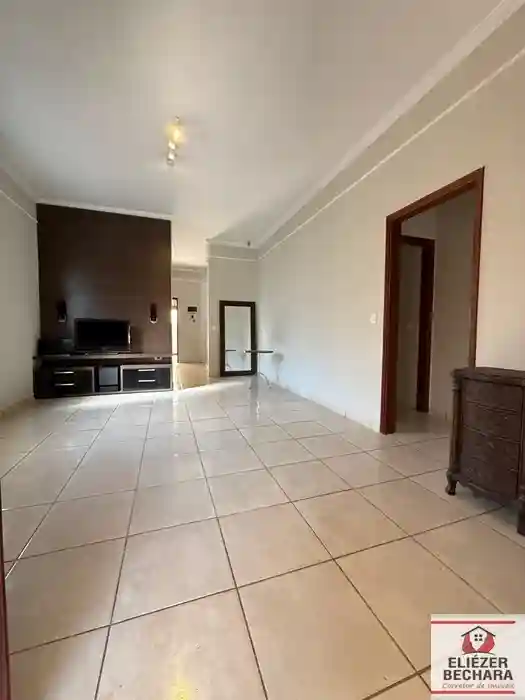 Casa com 3 quartos à venda, 173m² — foto 3 de 27