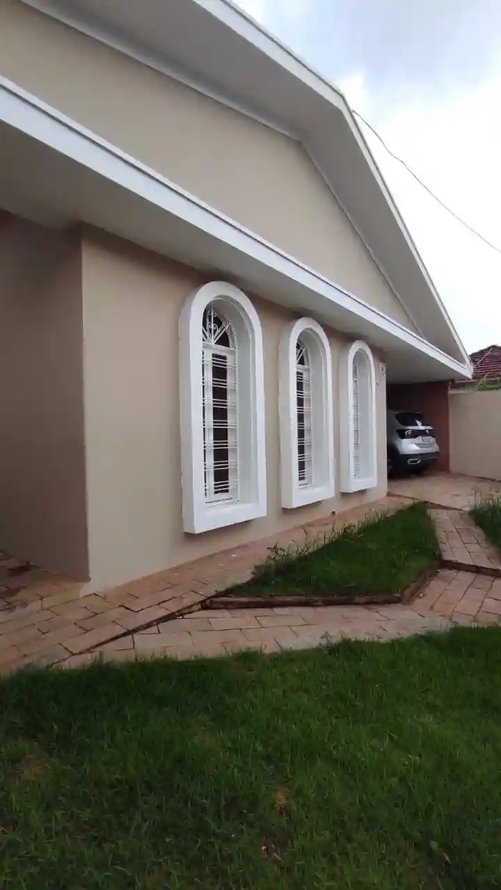 Casa com 3 quartos à venda, 167m² — foto 3 de 24