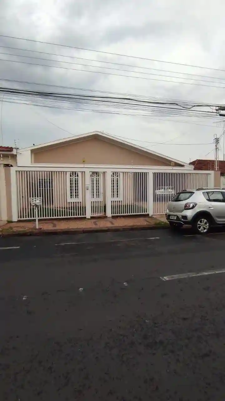 Casa com 3 quartos à venda, 167m² — foto 1 de 24