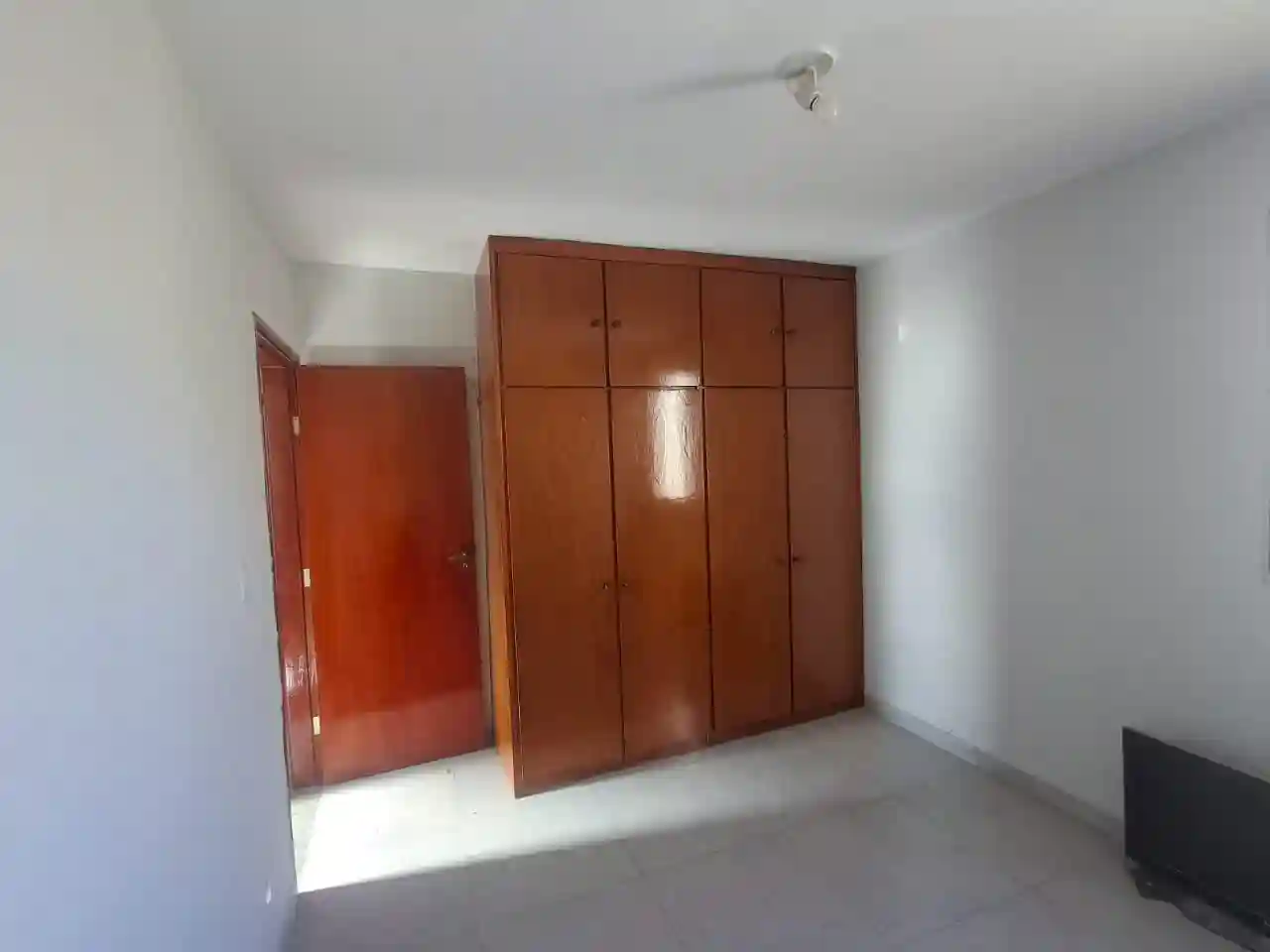 Apartamento com 3 quartos para aluguel, 80m² — foto 6 de 9