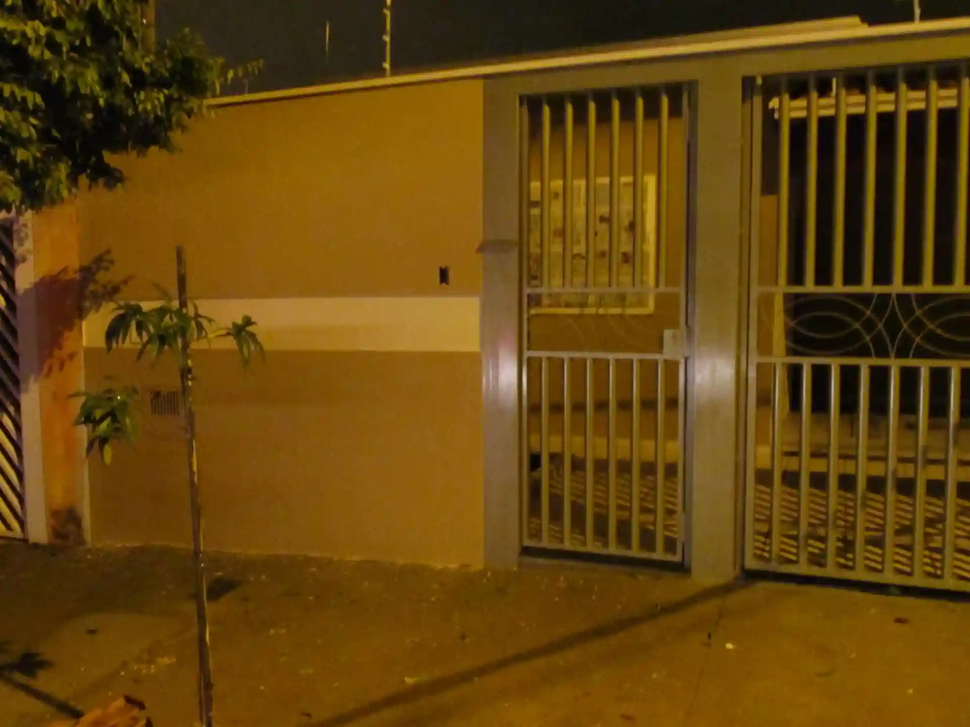 Casa com 2 quartos à venda, 200m² — foto 2 de 18