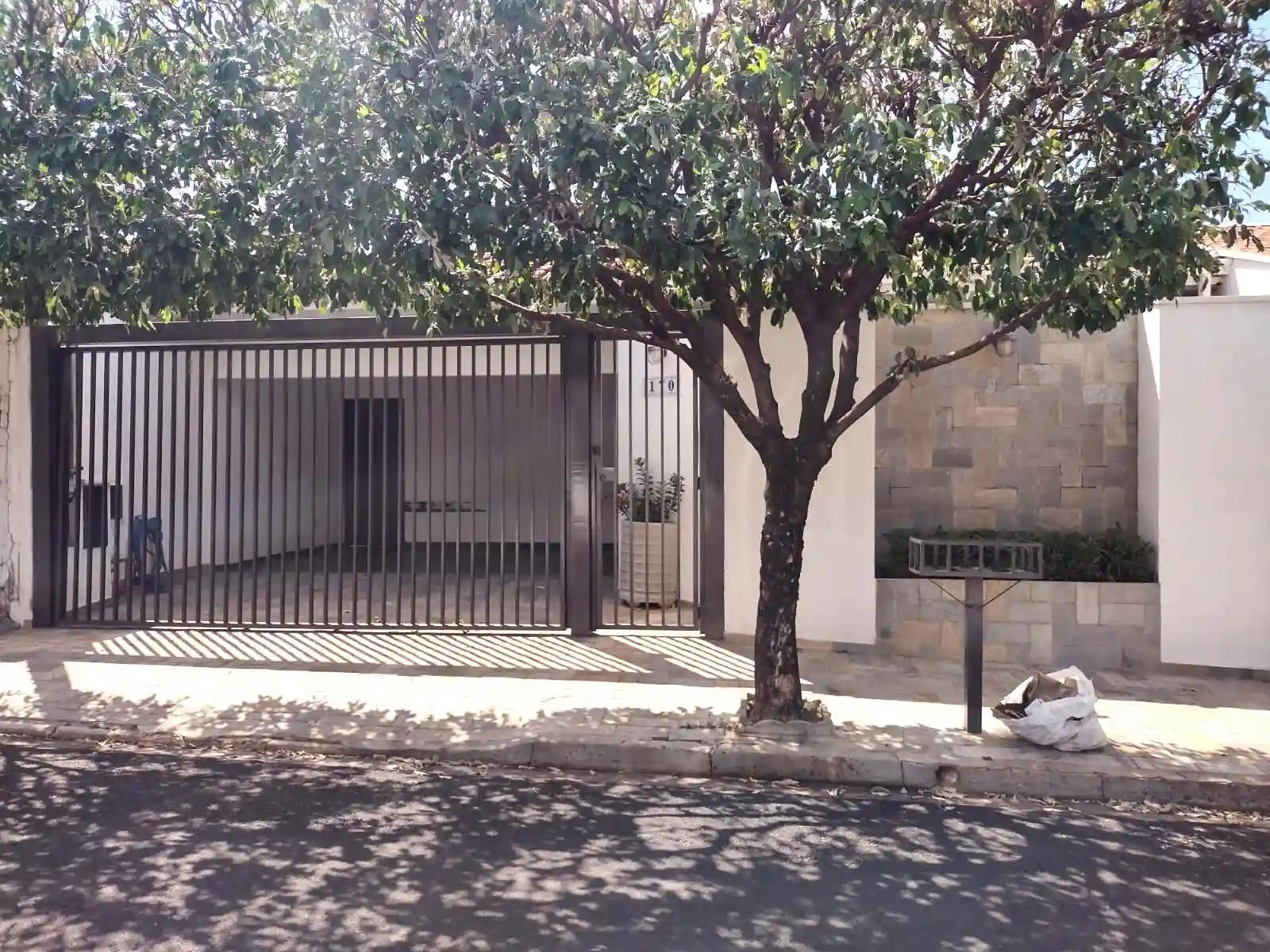Casa com 3 quartos à venda, 200m² — foto 2 de 48