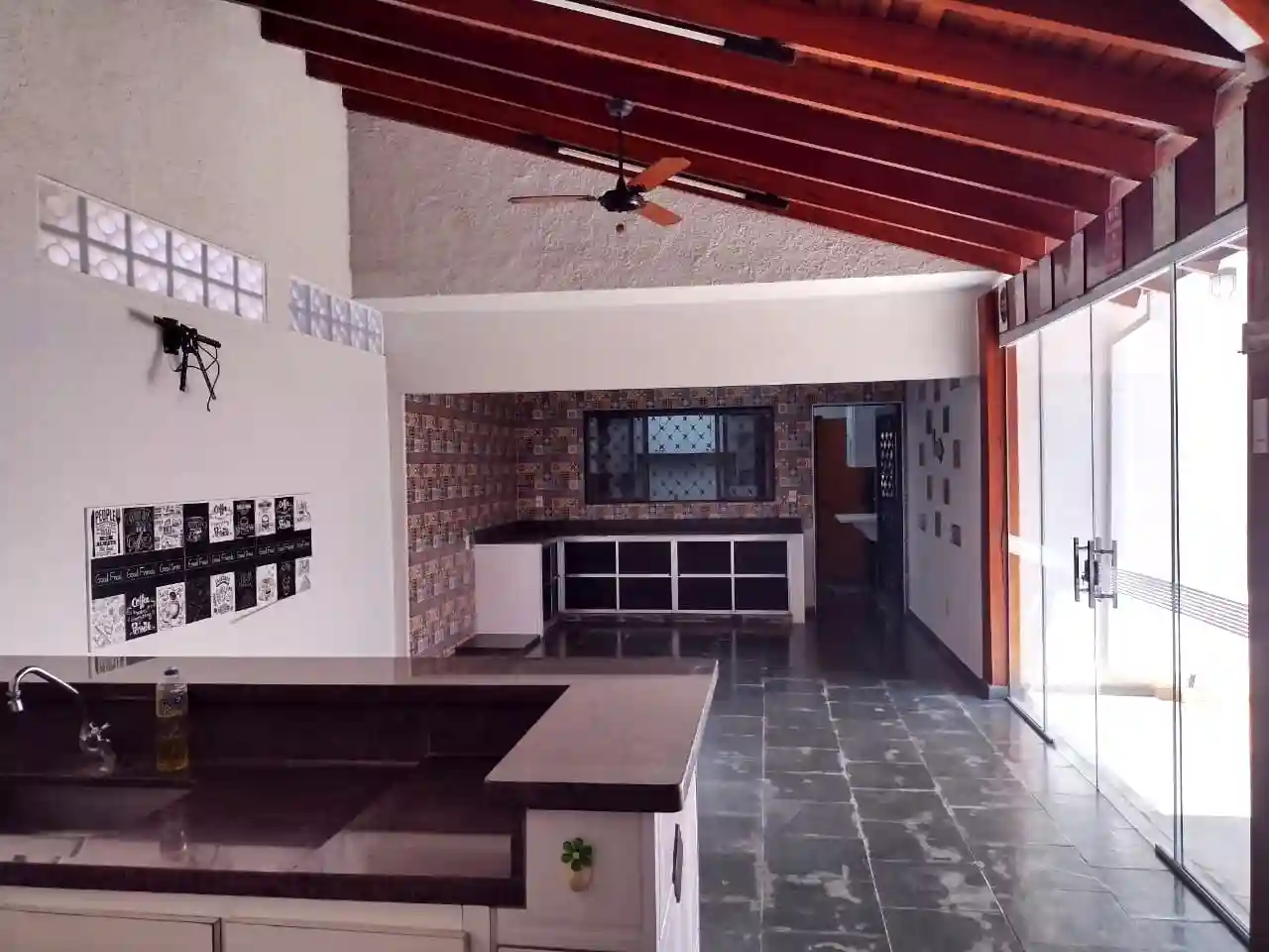 Casa com 3 quartos à venda, 200m² — foto 37 de 48